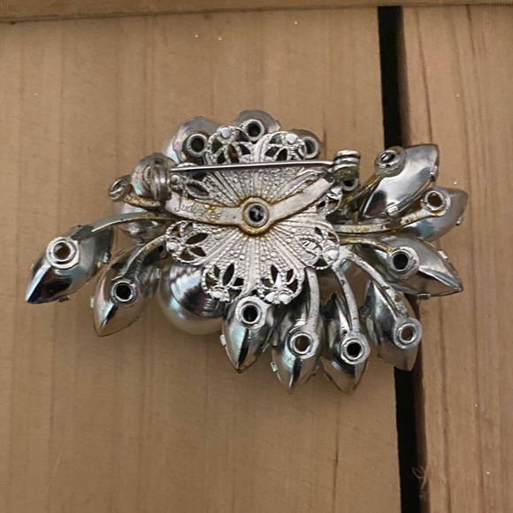 Vintage Signed JUDY LEE AB Stones Faux Pearl Brooch Silver Tone Z41 - Picture 4 of 8